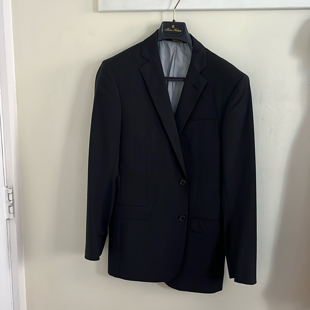 Charcoal Brooks Brothers suit, like new! 38R jacket, 32/32 pants.